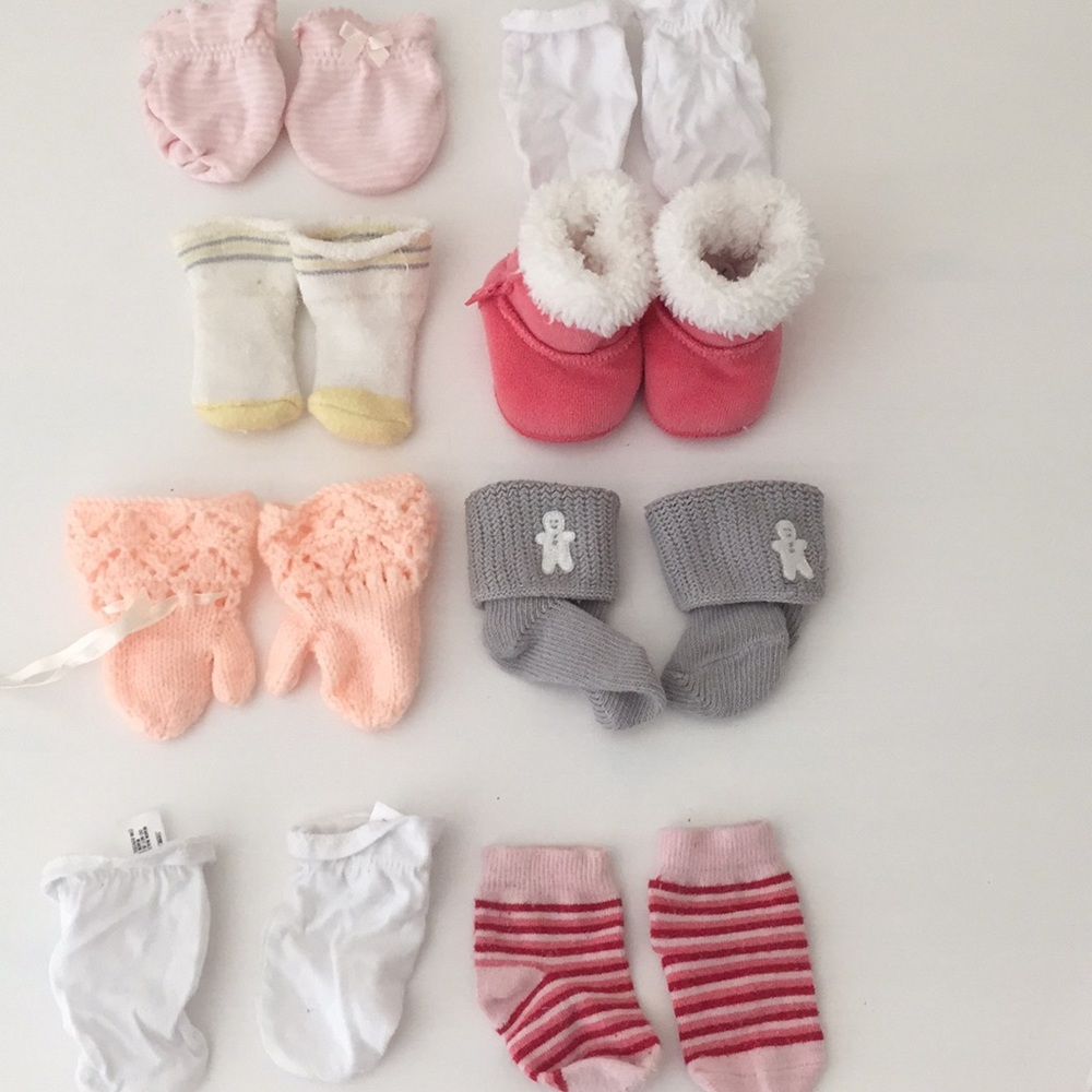 Newborn, booties, sox & gloves